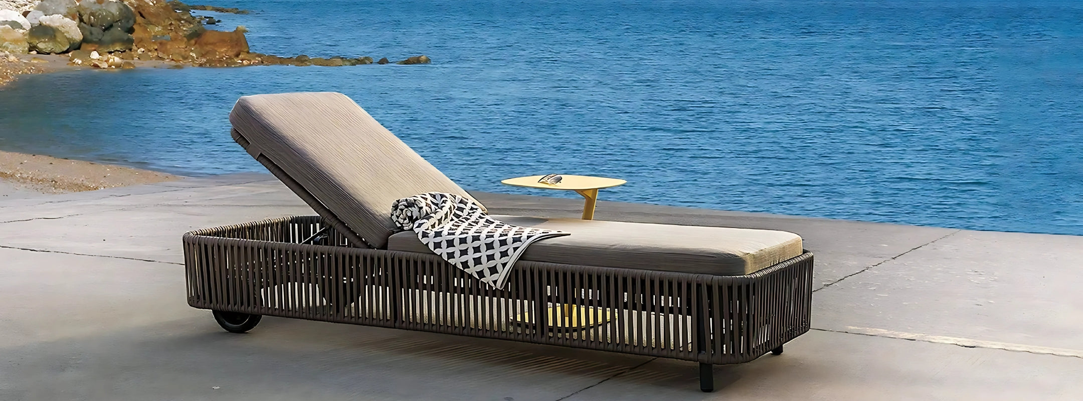 Braid Sunlounger Banner