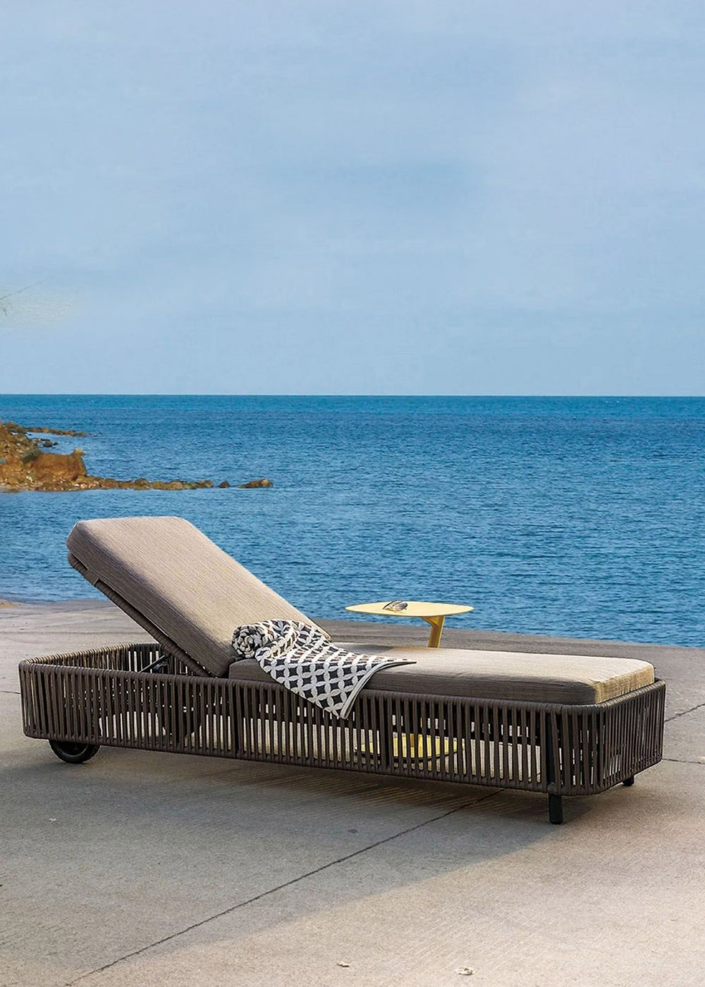 Braid Sunlounger Banner