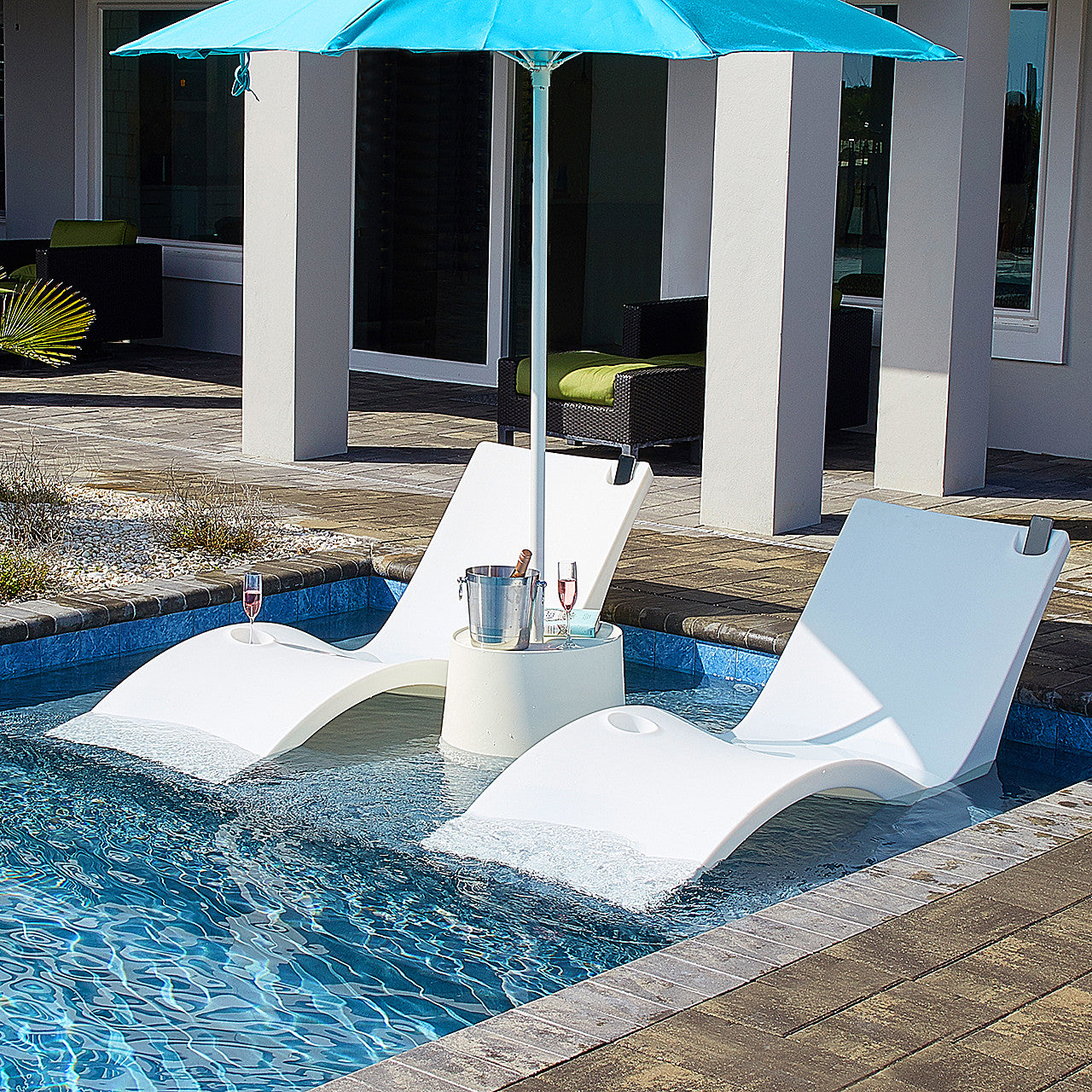 Outdoor Pool Lounger FRP - Submerged Sun Bed, Partialy Immersed Sun Lounger, Water Dip Sun Lounger Fluidic 